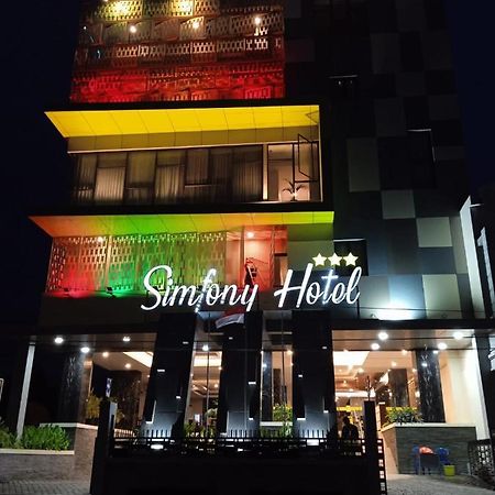 Kalabahi Hotel Simfony Alor מראה חיצוני תמונה